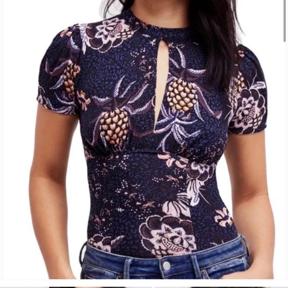 Free People I Hear Me Roar Top Sz XS I Puff Short Sleeve Fitted Floral Blouse